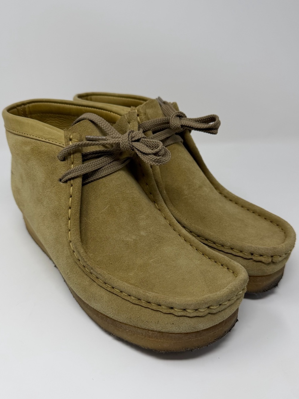 Clark’s women’s Suede Moccasin Wallabee - Tan Sz.8